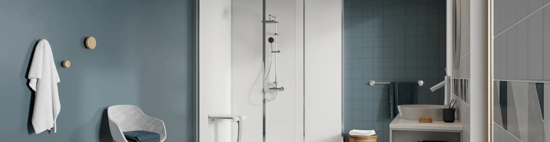 Salle de bain PMR avec siege de douche