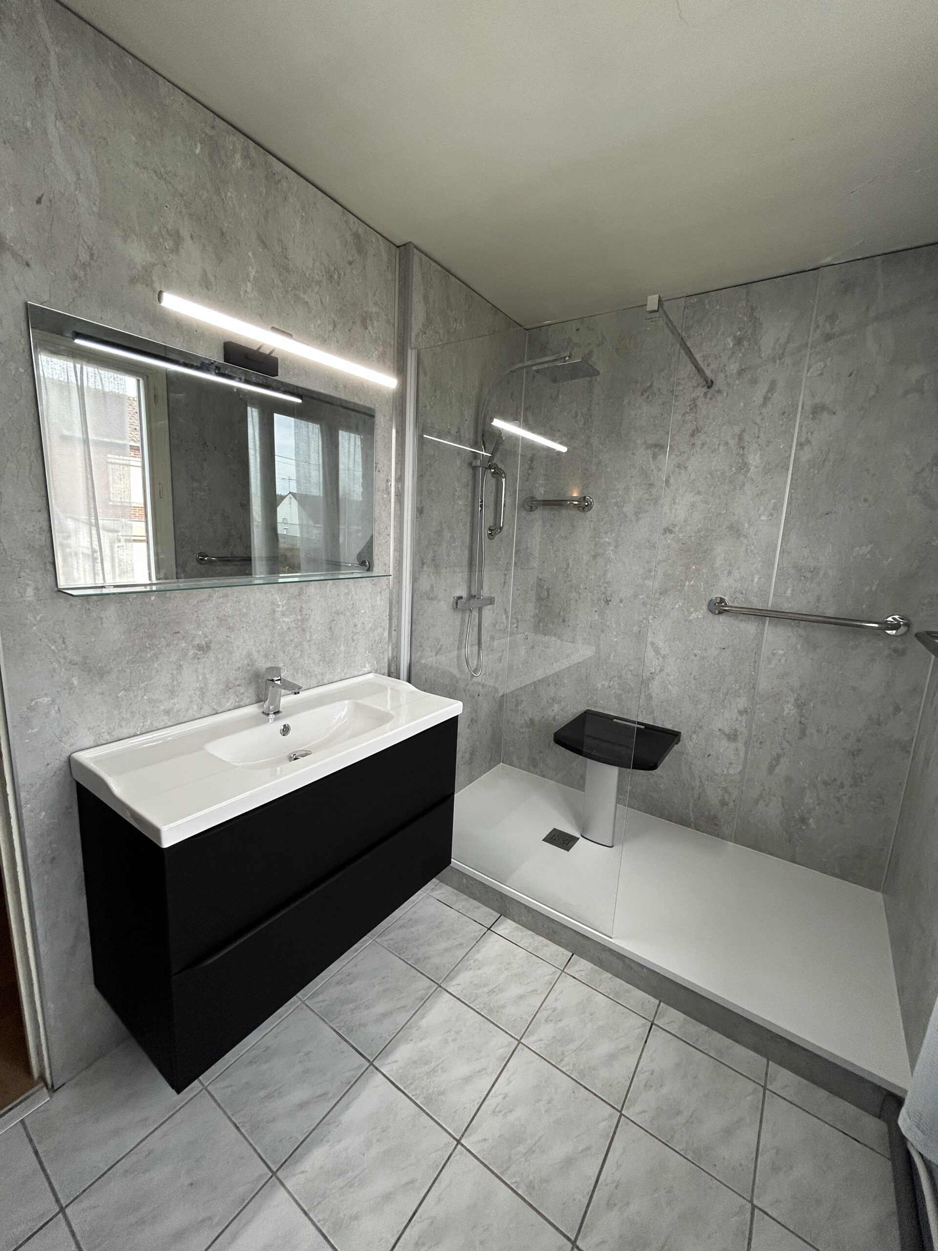 Tabouret de douche senior