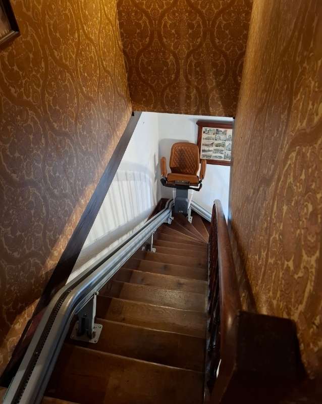 Monte-escalier après rénovation à Saint-Marc-de-Coutais - DOMetVIE