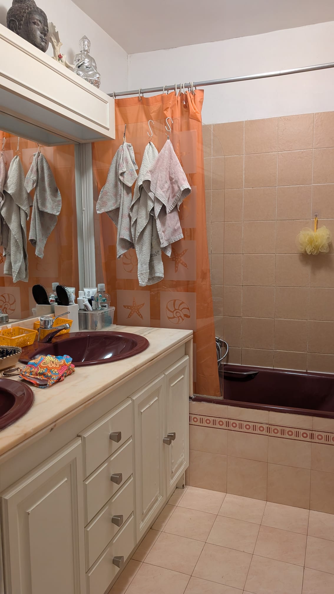 Salle de bain avant rénovation à Menton - DOMetVIE