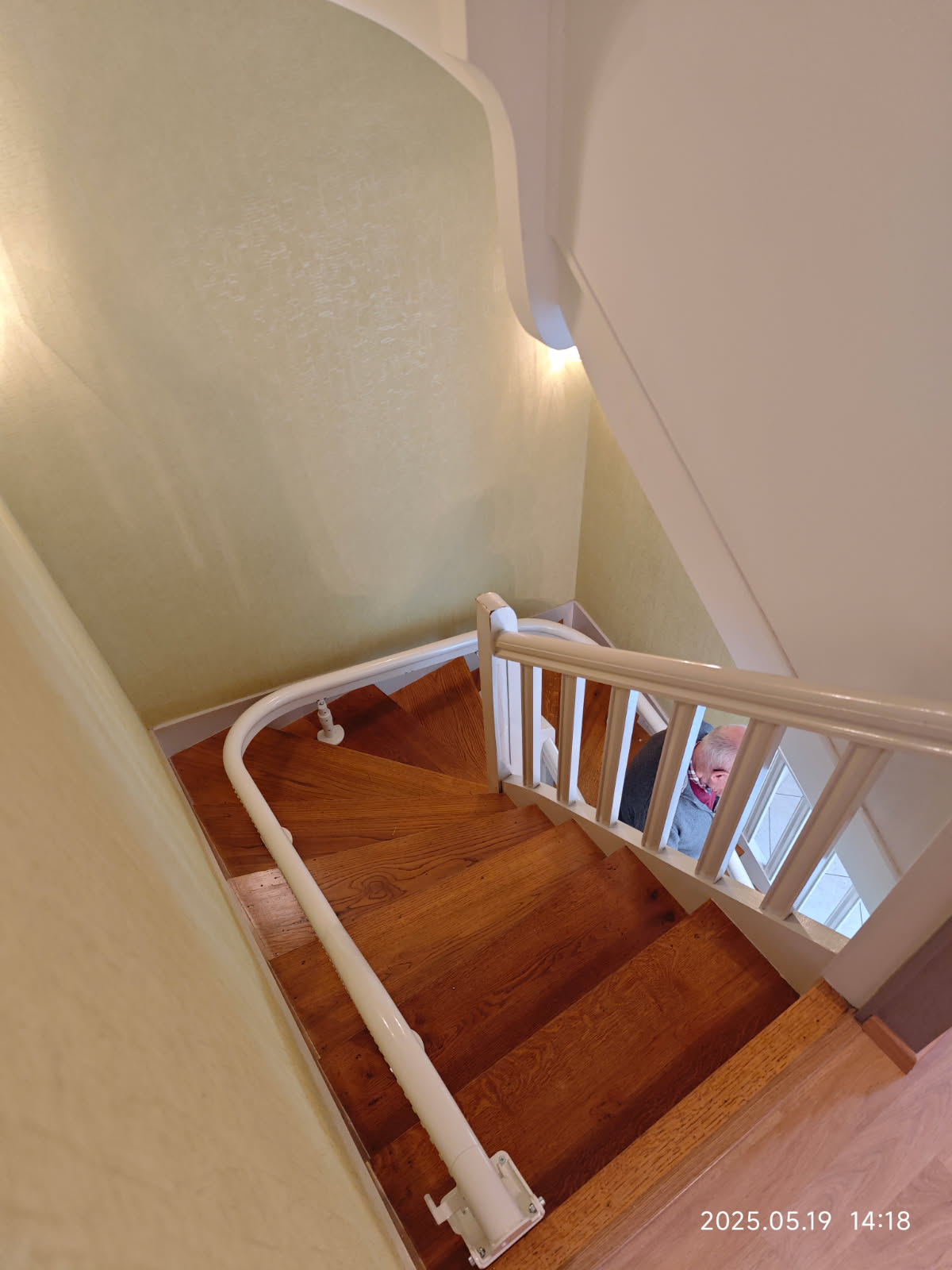 Monte-escalier après rénovation à Beaugé-en-Anjou - DOMetVIE