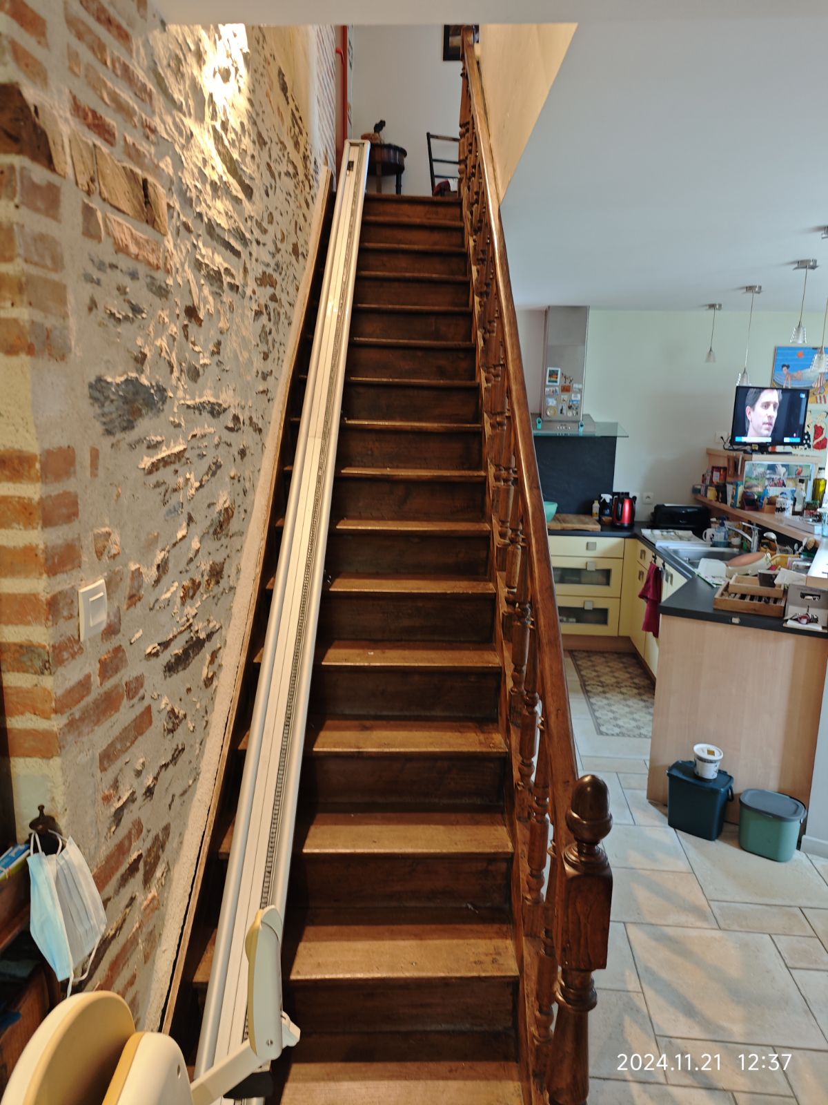 Monte-escalier après rénovation à Saint Gemmes sur Loire - DOMetVIE