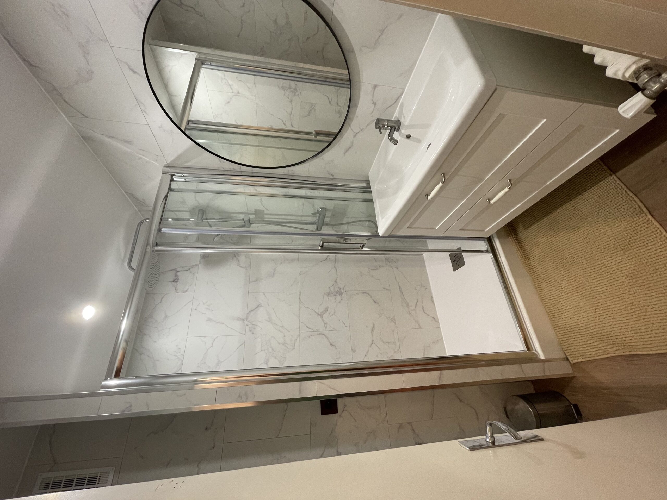 Salle de bain après rénovation à Montreuil - DOMetVIE