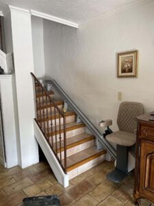 Monte-escalier après rénovation à Mougins - DOMetVIE
