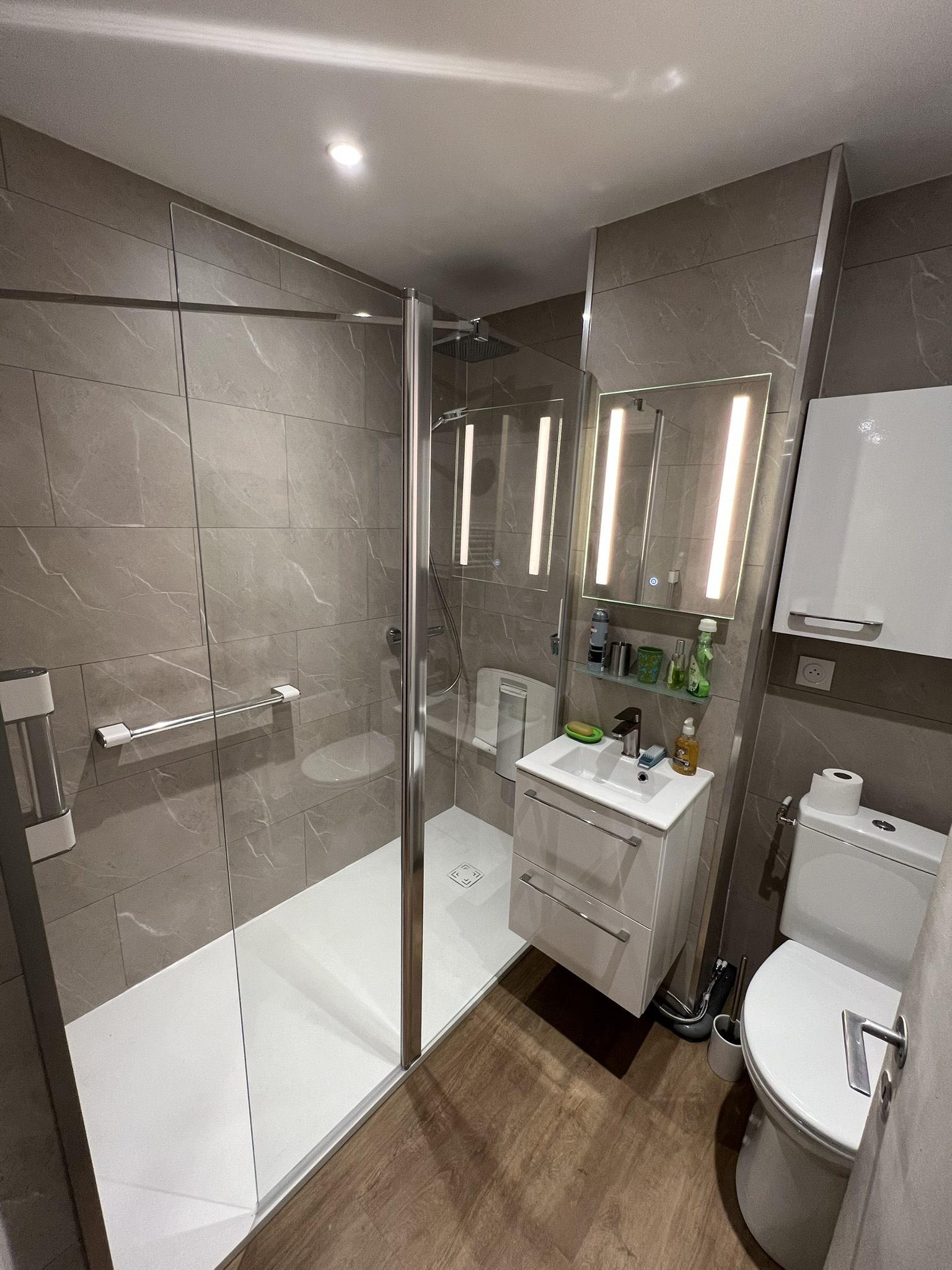 Salle de bain après rénovation à LE HAVRE - DOMetVIE