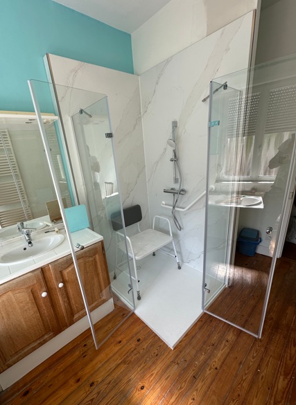 Salle de bain après rénovation à HEM - DOMetVIE