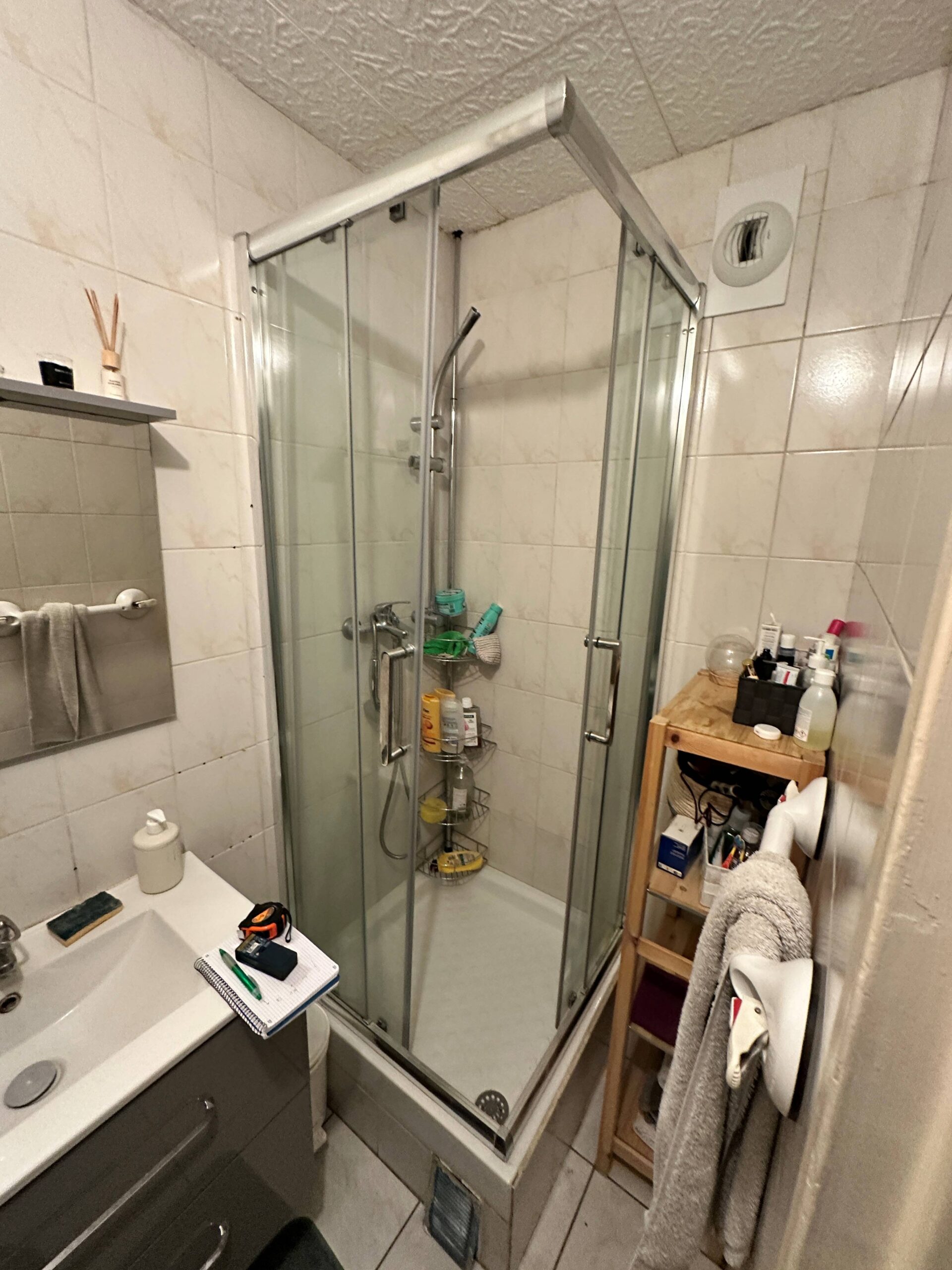 Salle de bain avant rénovation à Montrouge - DOMetVIE