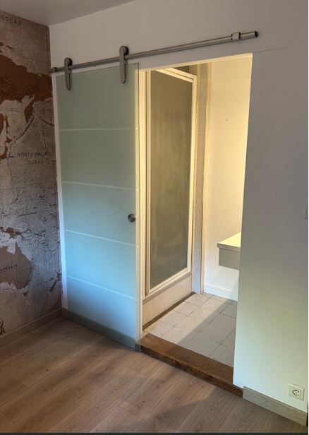 Salle de bain avant rénovation à WILLEMS - DOMetVIE