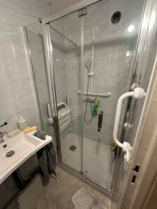 Salle de bain après rénovation à Montrouge - DOMetVIE