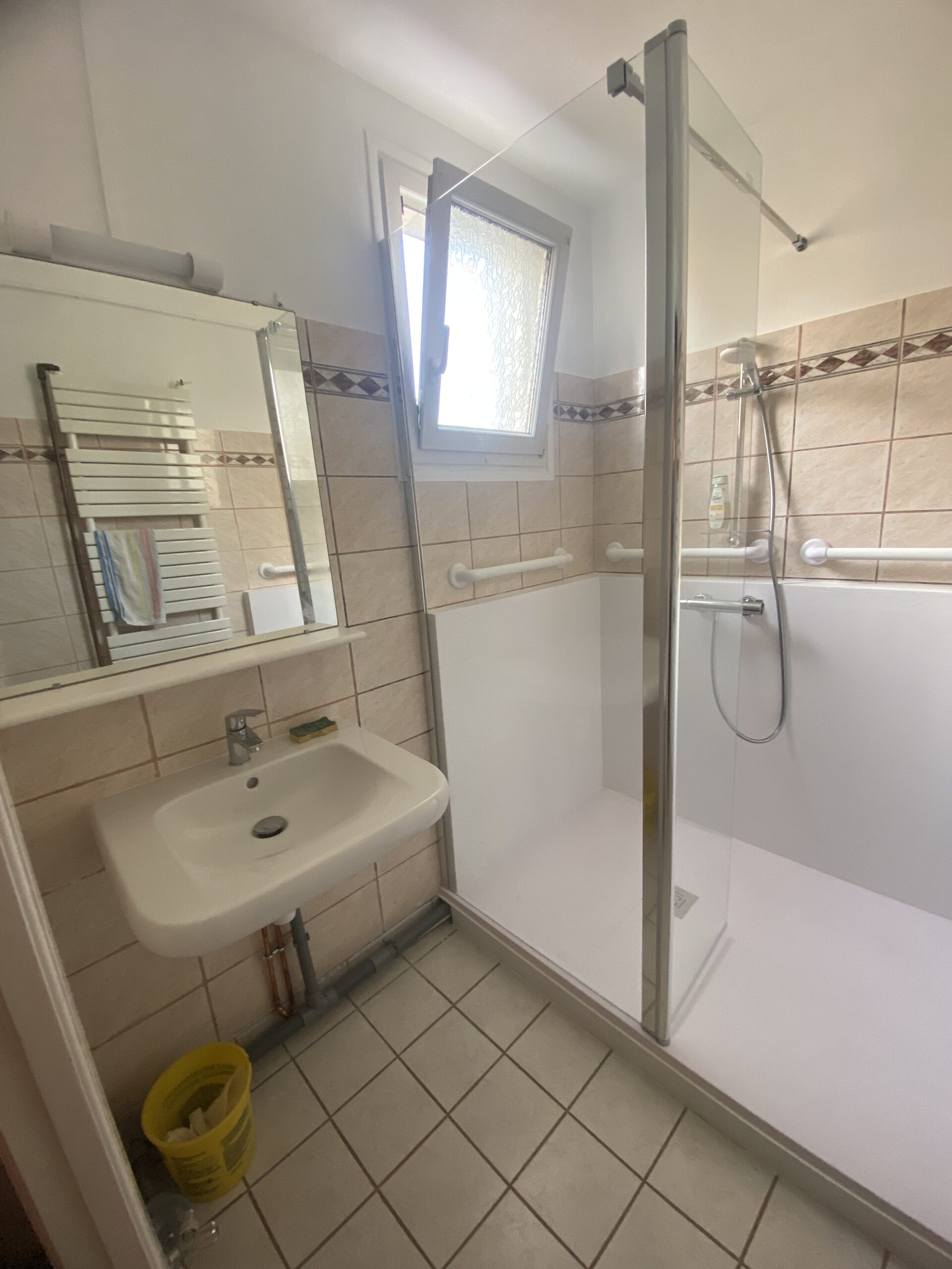 Après travaux : Salle de bain PMR, sécurité et autonomie retrouvées au Mans